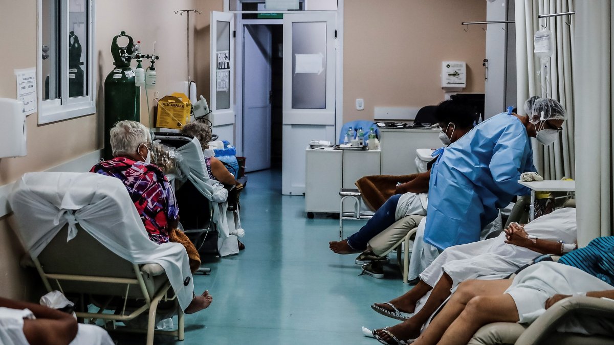 Del total continental, Latinoamérica registra 23,7 millones de contagios y casi 750.000 muertes.