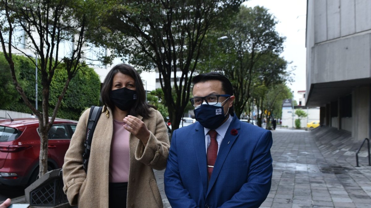 Los representantes de Acción Jurídica Popular en una reciente comparecencia en la Fiscalía.