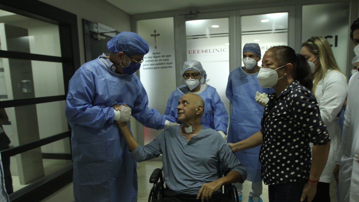 Galo Lara salió de la UEES Clinic, ubicada en La Puntilla, el lunes pasado.