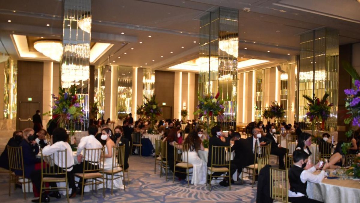 La noche del sábado se realizó una fiesta de graduación en un conocido hotel de la ciudad.