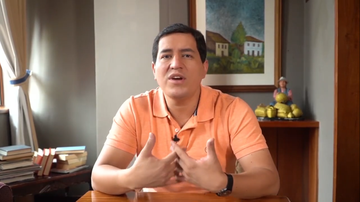 El candidato, que se encuentra en Cuenca, ratificó que fue despedido y no vendió su renuncia, pese a que recibió indemnización.