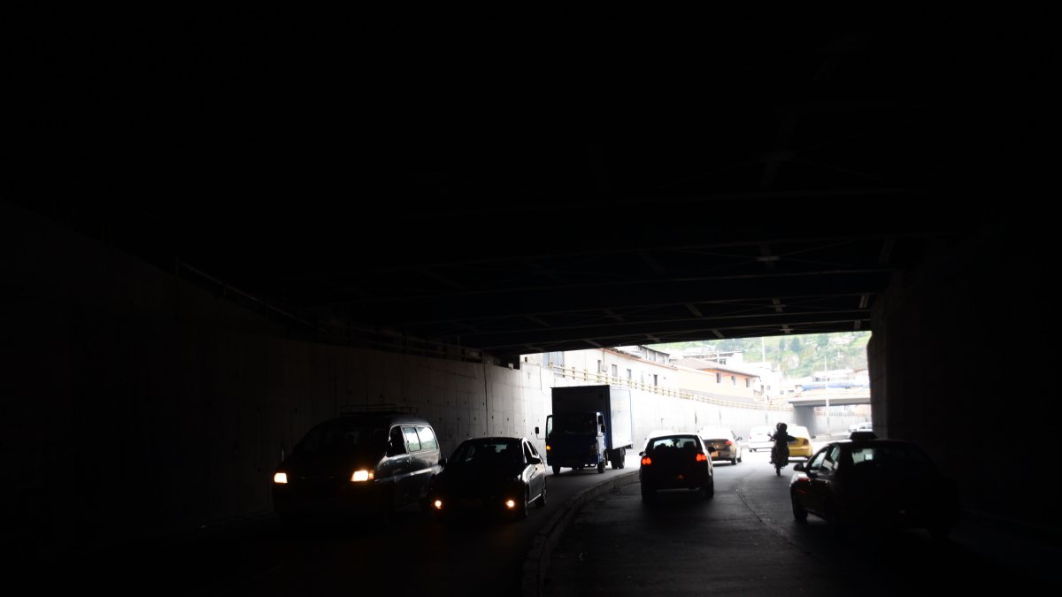 Un promedio de 24.000 autos circula a diario por el túnel. Piden al Cabildo que se repare el daño.