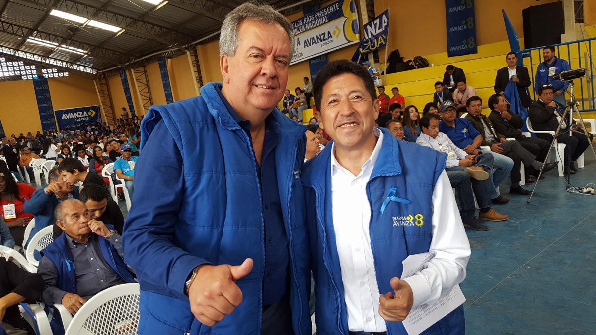 Álvaro Castillo (i) es el presidente nacional del partido Avanza.
