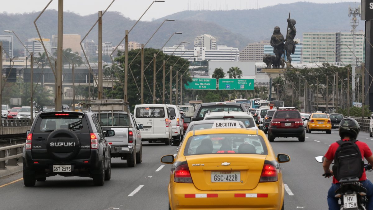 Los carros particulares no podrán circular a partir de las 19:00 desde este 31 de marzo.