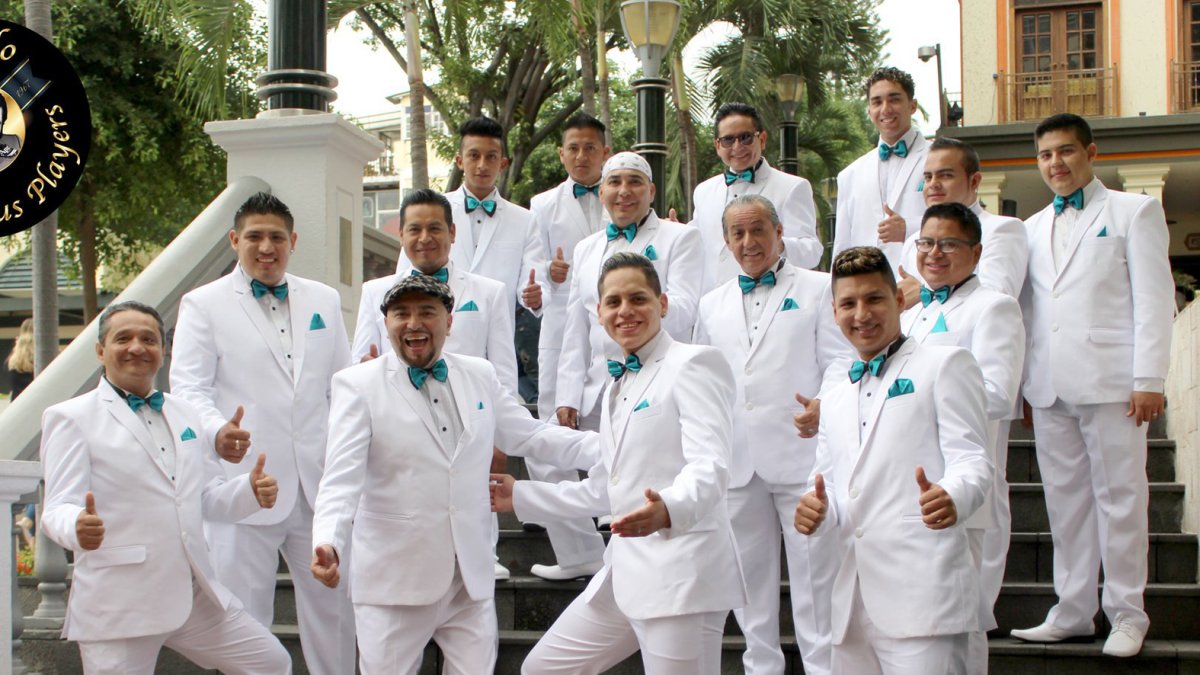 La orquesta original fue fundada en 1967 por Medardo Luzuriaga, quien falleció en 2018.