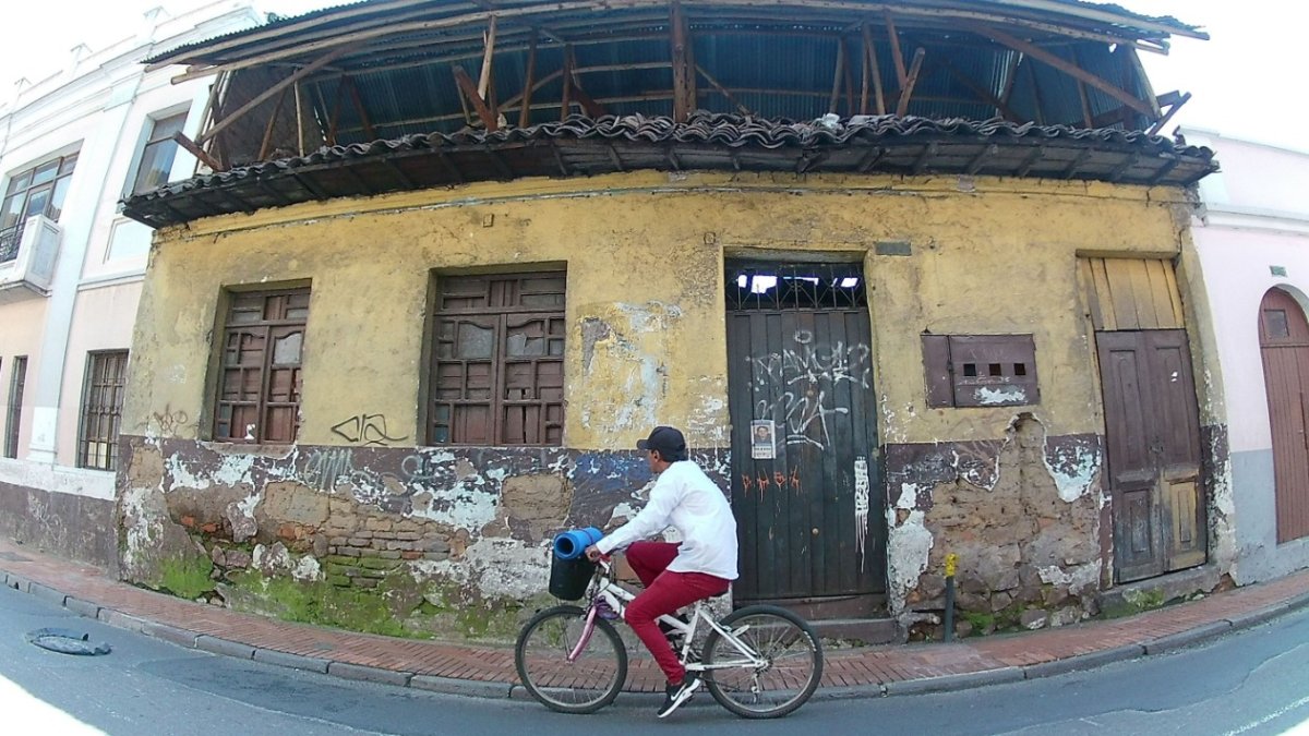 El barrio 5 de junio tiene viviendas a punto de colapsar.