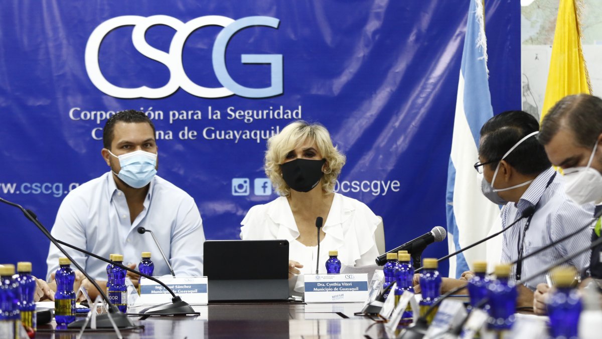 El COE cantonal es presidido por la alcaldesa Cynthia Viteri.