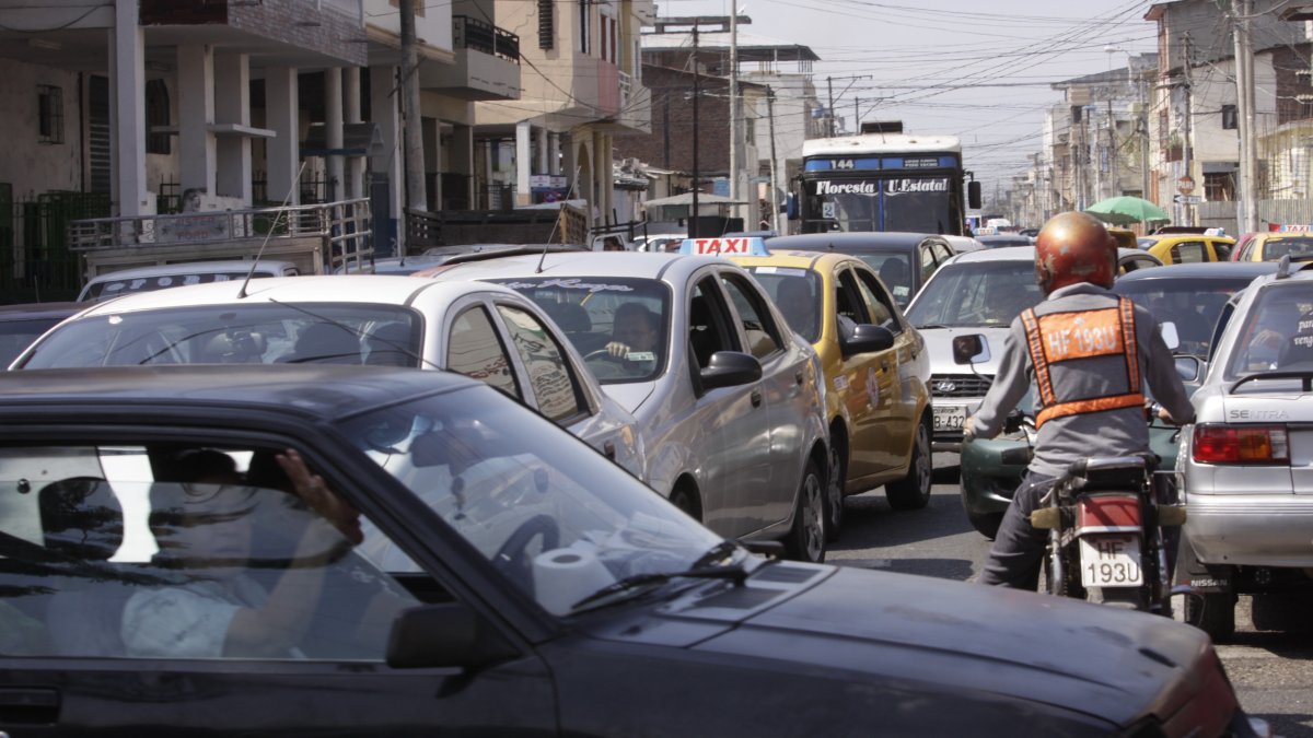 Agentes de tránsito se sumarán a los controles que harán Fuerzas Armadas y Policía.