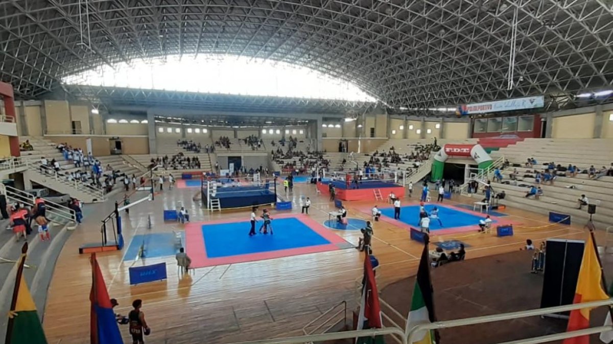 En el coliseo Iván Vallejo, en Ambato, provincia de Tungurahua, se disputó el selectivo nacional de kick boxing.