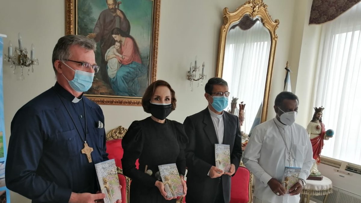 Autoridades locales en la presentación de las actividades virtuales por Semana Santa.