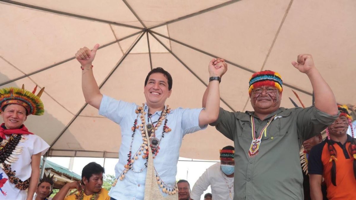 El candidato presidencial y el titular de la Conaie participaron de un evento en la Amazonía.