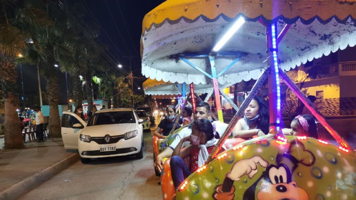 Aspecto. Un gusanito en la principal de la ciudadela Abel Gilbert.