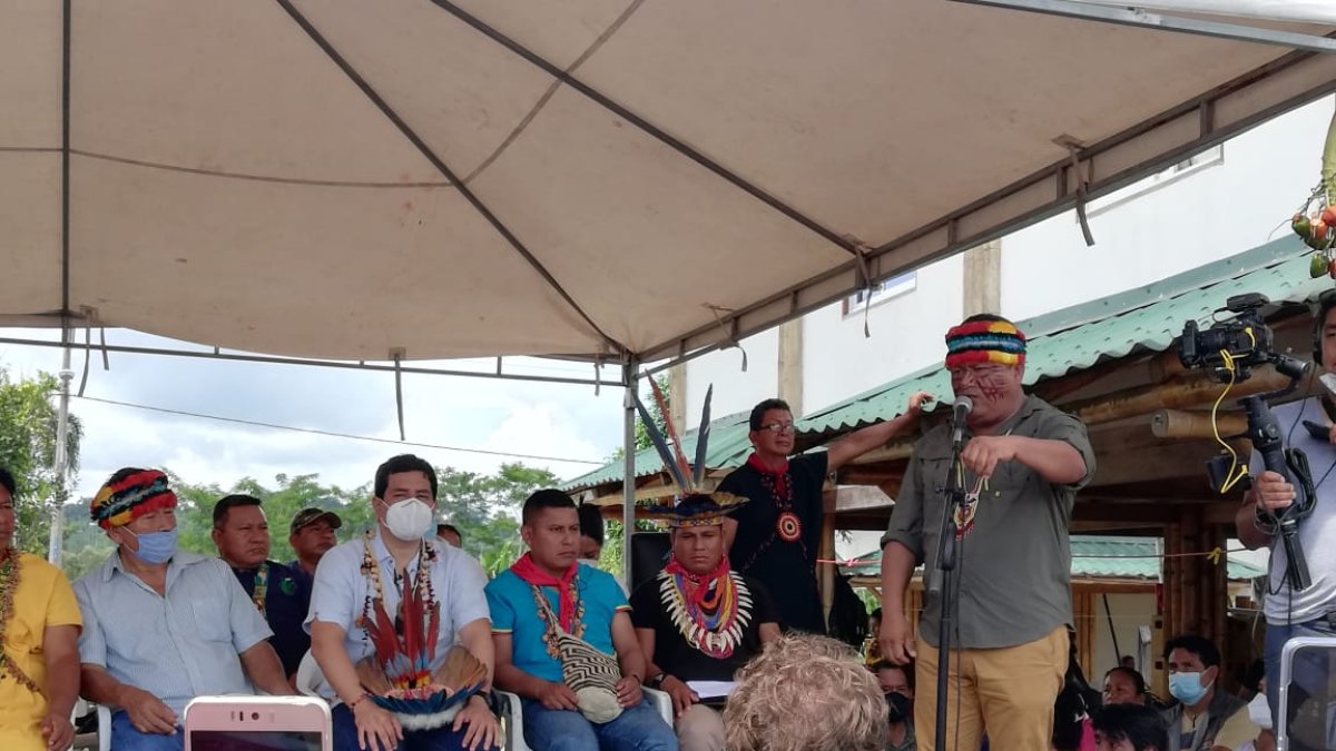 Jaime Vargas y Andrés Arauz en la Amazonía.