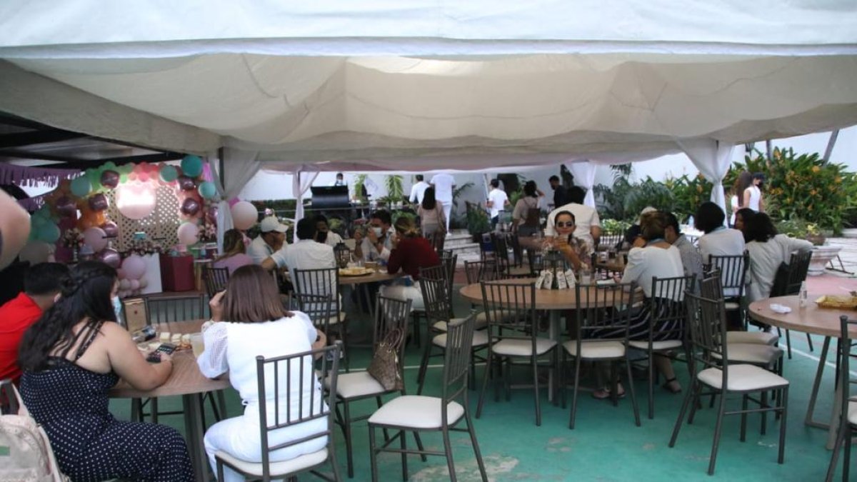 Una de las fiestas clandestinas que las autoridades intervinieron. Tanto agentes del municipio como de la gobernación hicieron controles durante el fin de semana.