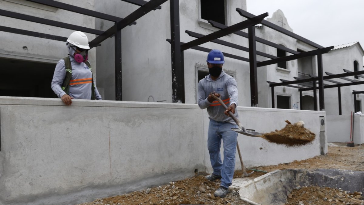 El sector inmobiliario, que comprende el 35 % de la actividad constructiva en el país, busca reflotar.