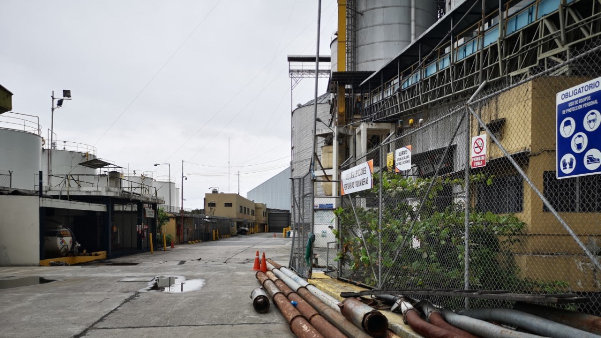 En los silos de Ecuagran, ubicados en el sur de la ciudad, también se perdió grano de clientes.