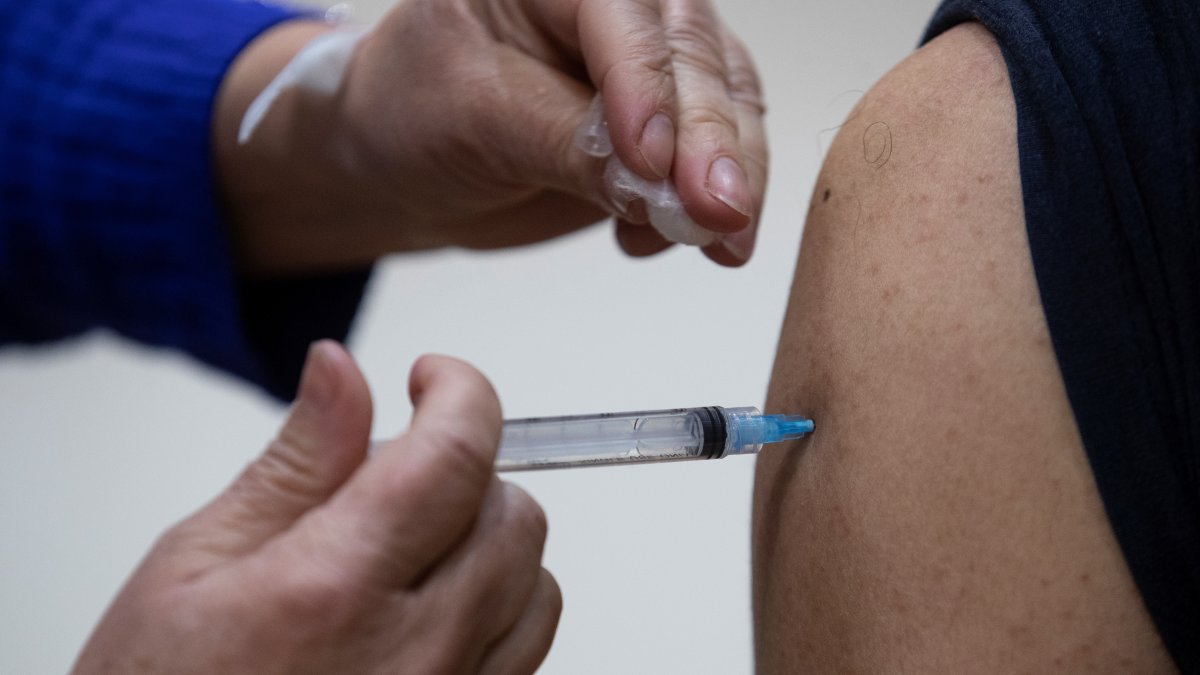 Este lunes llegaron a Quito 53.820 nuevas dosis de vacunas de la estadounidense Pfizer.