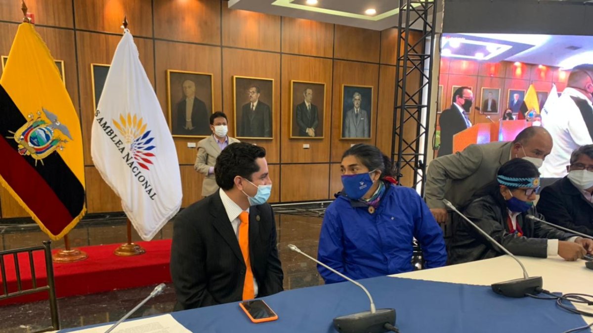 Los dos excandidatos que han mostrado posturas diferentes sobre su voto en la segunda vuelta, dialogaron antes del encuentro.