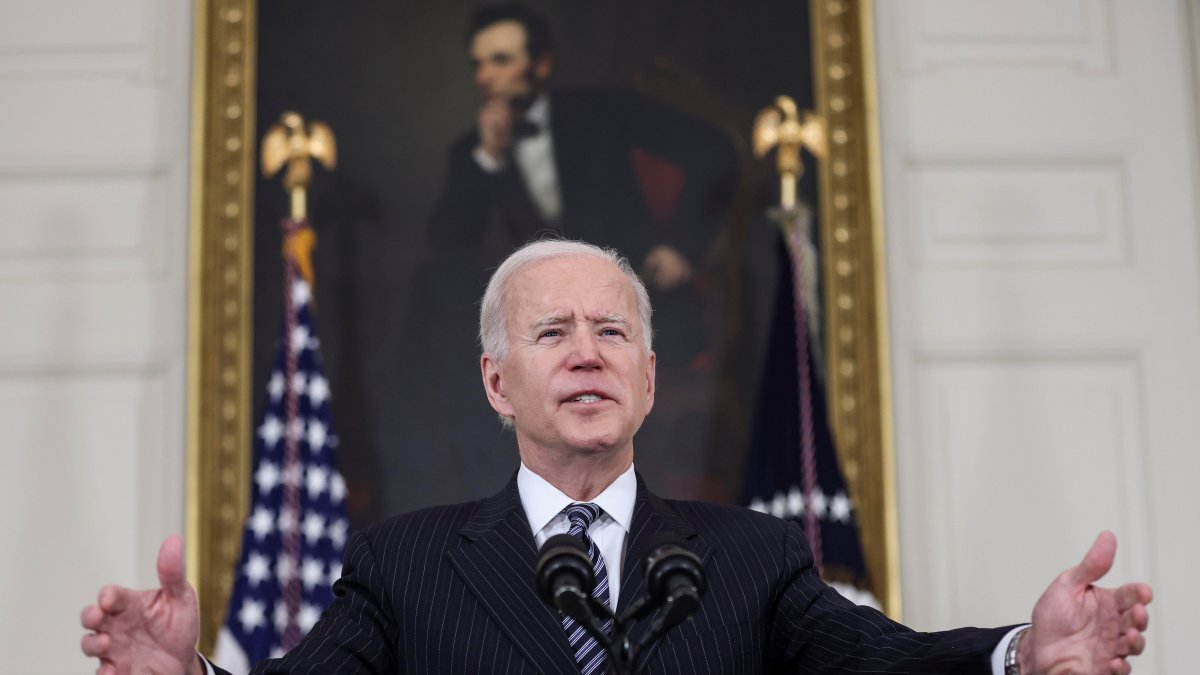 El presidente de Estados Unidos, Joe Biden, fue registrado este martes al dirigirse a la prensa, durante un acto en la Casa Blanca, en Washington DC (EE.UU.)