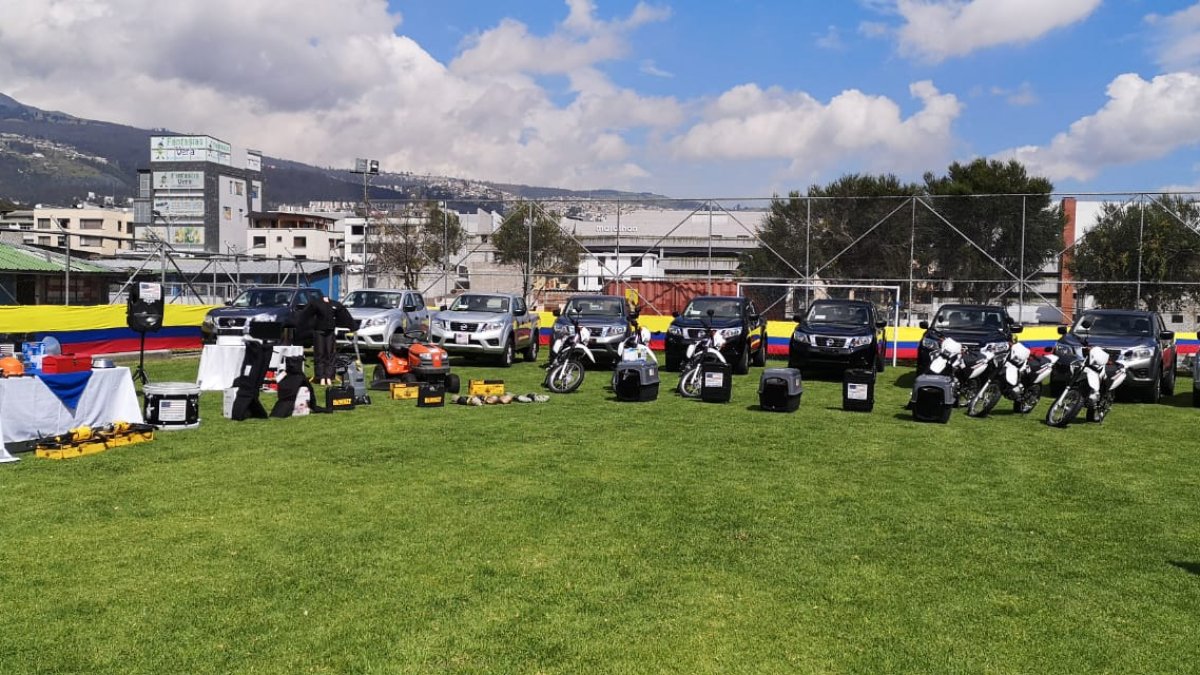 Implementos. La Unidad de Adiestramiento Canino recibió implementos y material donado por la Embajada de Estados Unidos.