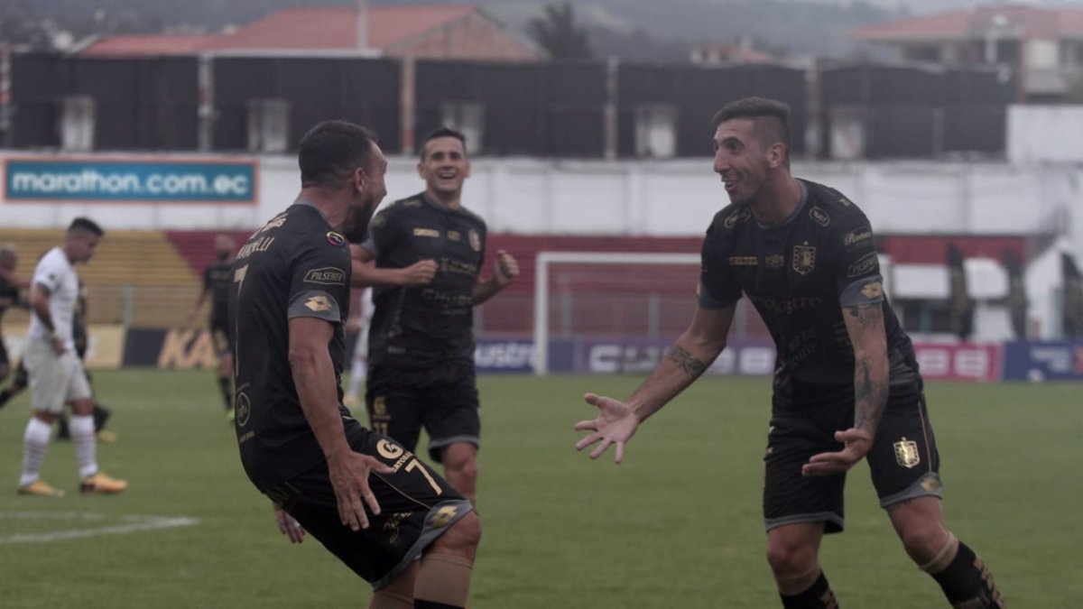 Pese a que los canarios tuvieron en su poder el esférico, los dueños de casa aprovecharon un error en medio campo.