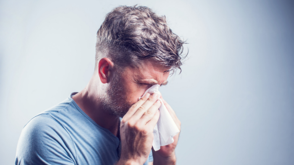 Cualquier persona que haya tenido alguna vez una reacción alérgica a ciertos medicamentos, laxantes o líquidos de contraste para rayos X podría reaccionar a los componentes de las vacunas.