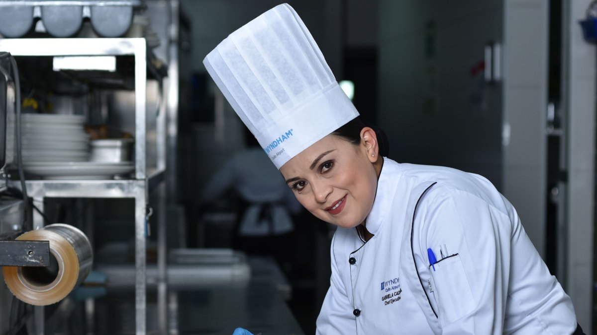 Gabriela Cadena, chef ejecutiva Hotel Wyndham



29 de marzo de 2021

KARINA DEFAS 

Agencia (ag-expreso ag-extra ag-quito)