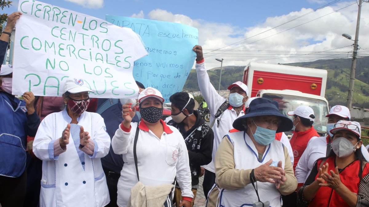 Los vendedores piden a las autoridades municipales idear mecanismos para que puedan laborar