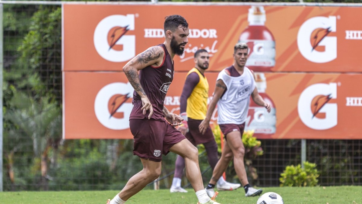 Gonzalo Mastriani viene sumando minutos con Barcelona, aunque aún no ha anotado en el torneo 2021.