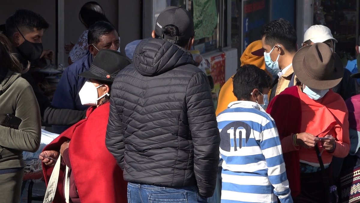 En zonas como Colta se reportaron aglomeraciones.