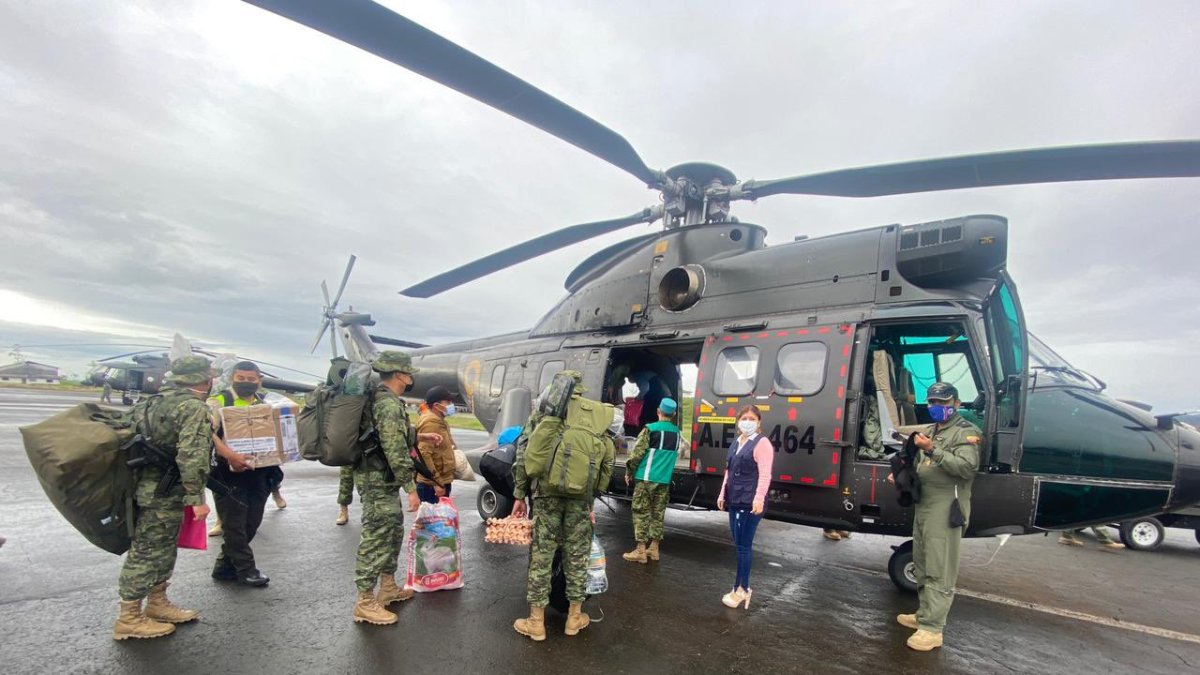 Apoyo. Los militares apoyaron al Consejo Nacional Electoral (CNE) en el traslado del material electoral en el país.