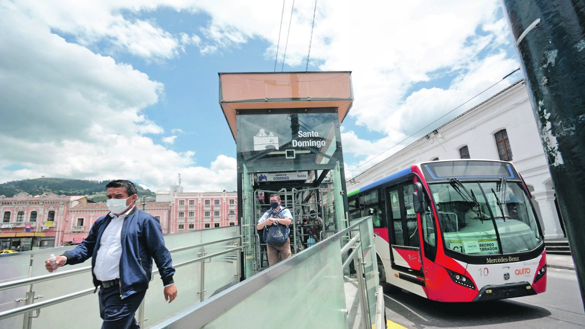 La Contraloría halló que, durante el traspaso, la Empresa de Pasajeros registró la vida útil de estos en 20 años, cuando era de cinco.