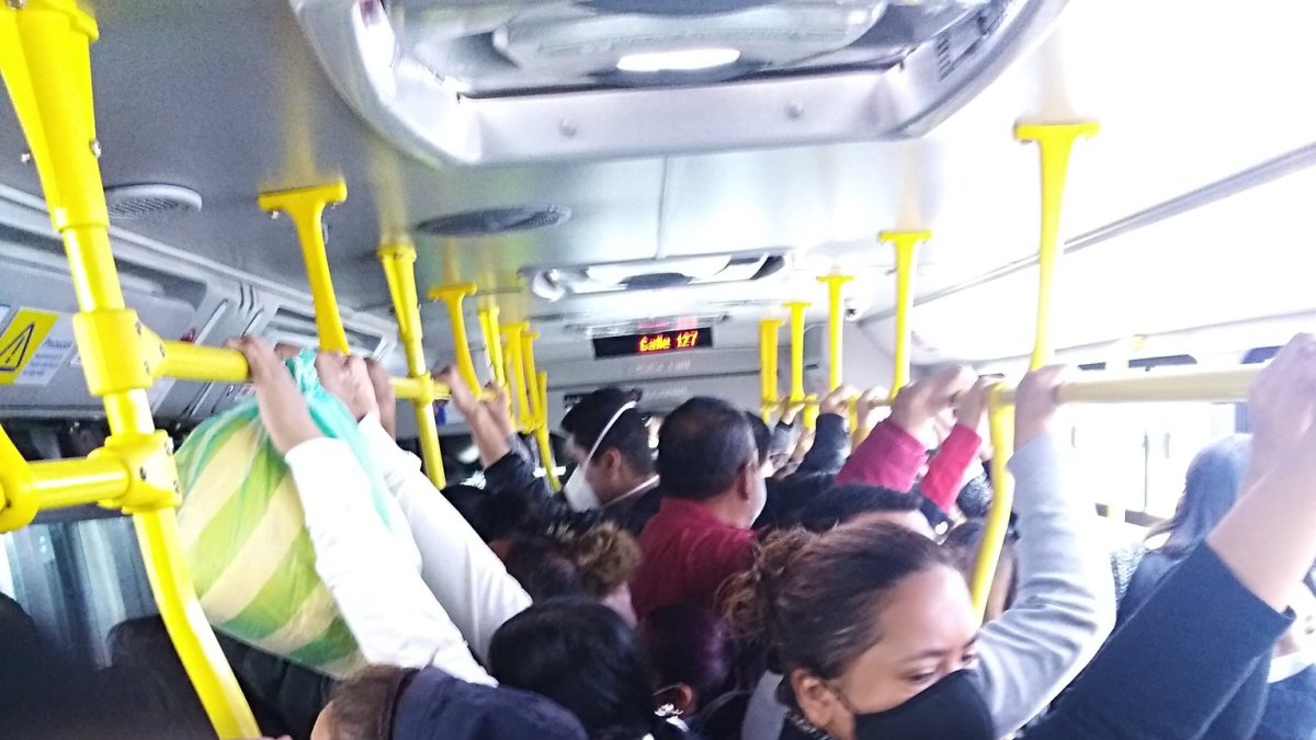 Los pasajeros se sienten desprotegidos ante las organizaciones dedicadas a asaltar los transportes públicos.