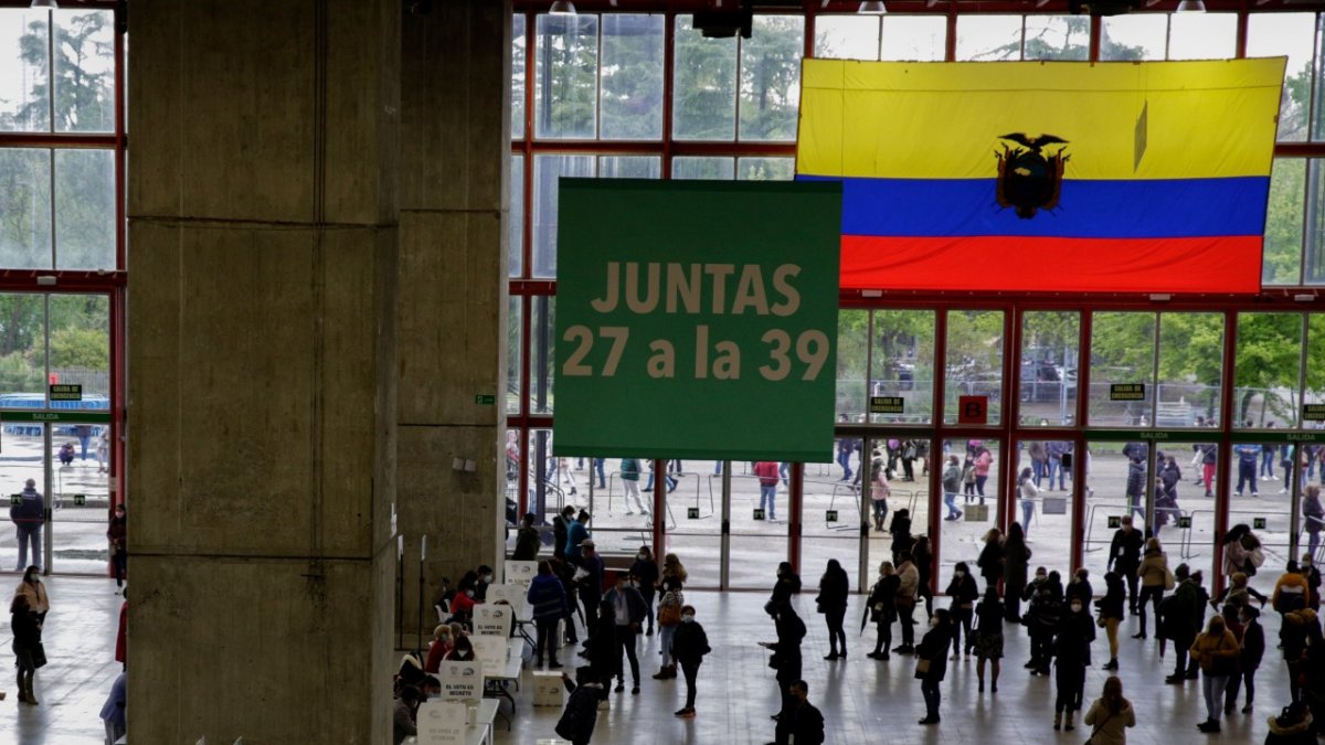 Mas de 400.000 ecuatorianos residentes en 43 países estaban convocados para ejercer el voto en el extranjero.