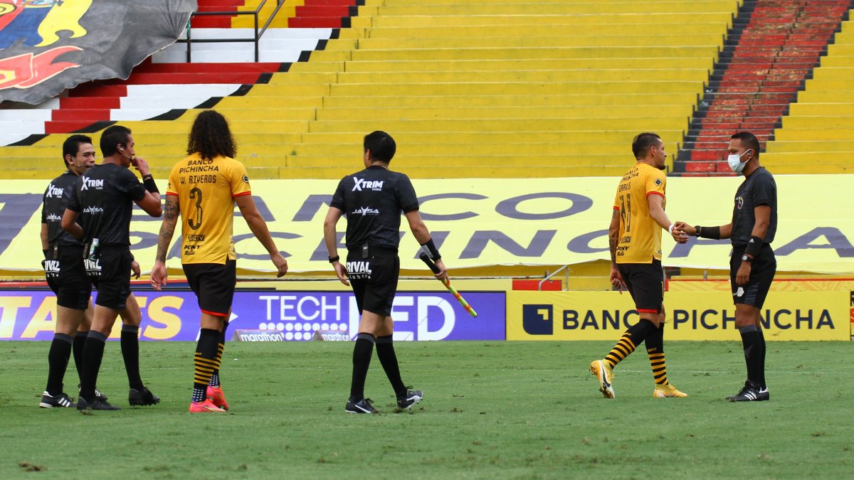 El partido entre Barcelona y Aucas acabó a los 17 minutos. El equipo quiteño se presentó con siete por la gran cantidad de positivos a COVID-19