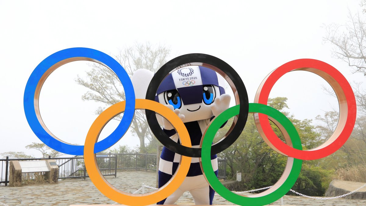 A 100 días, los organizadores presentaron las mascotas y los anillos olímpicos.