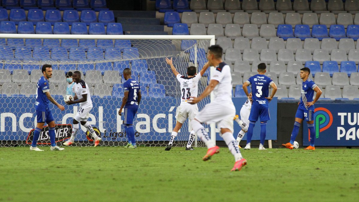 Emelec igualó contra Liga de Quito en el último duelo que se jugó en el Capwell.