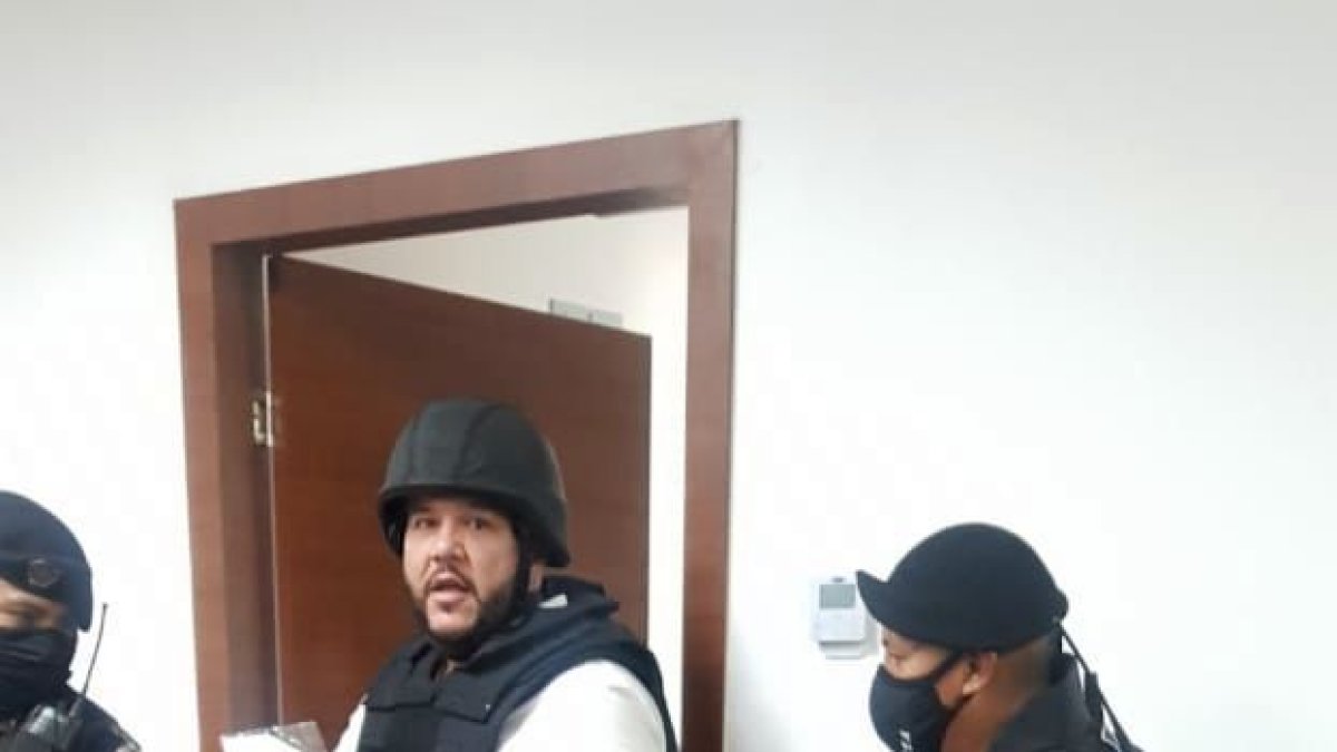 El 26 de septiembre se ordenó la prisión preventiva contra Jacobo Bucaram tras ser repatriado desde Colombia.