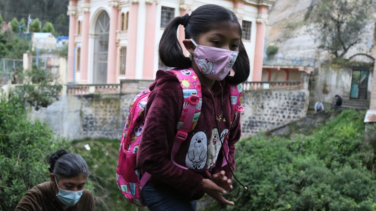 Valentina Arellano sortea a la suerte para cumplir con su anhelo de superarse.