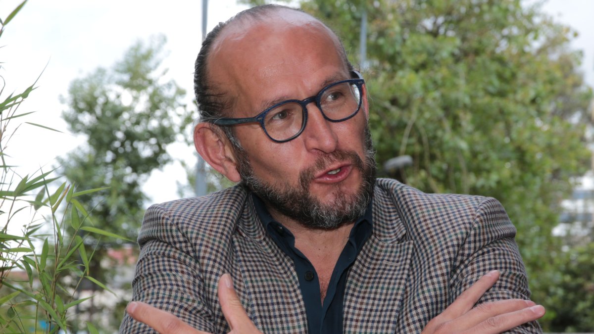 Efraín Villacía es narrador, dramaturgo y editor. Entre sus obras están los ensayos ‘Presencias de Teresa de la Parra’, ‘Frankenstein de Mary Shelley’ y la obra ‘La sonrisa hueca del señor Horudi’.