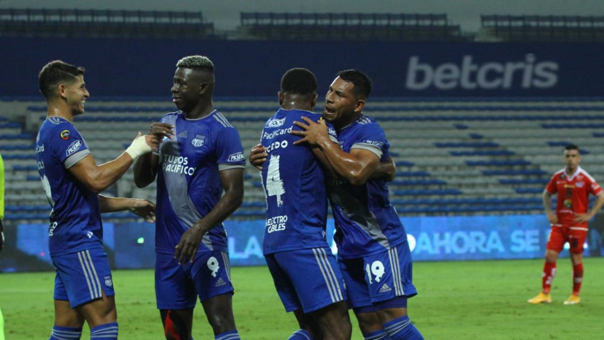 Los jugadores de Emelec se muestran optimistas para el duelo frente a Talleres de Córdoba