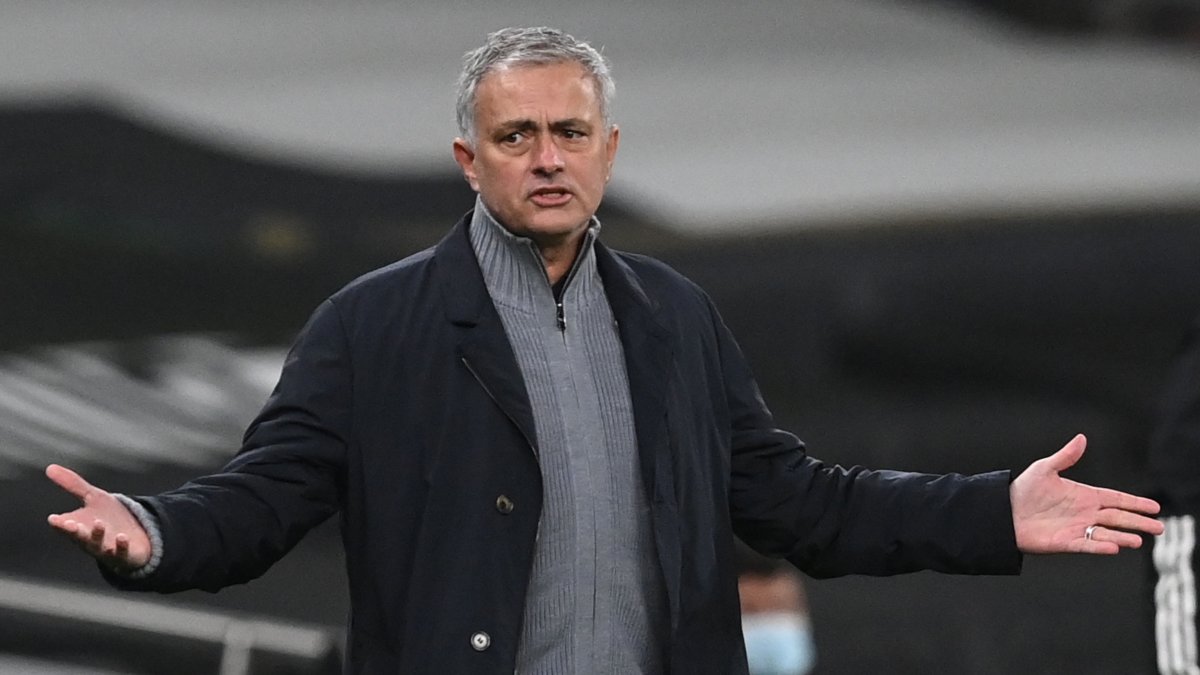Jose Mourinho fue despedido por los malos resultados, por lo que sale de la élite del fútbol inglés
