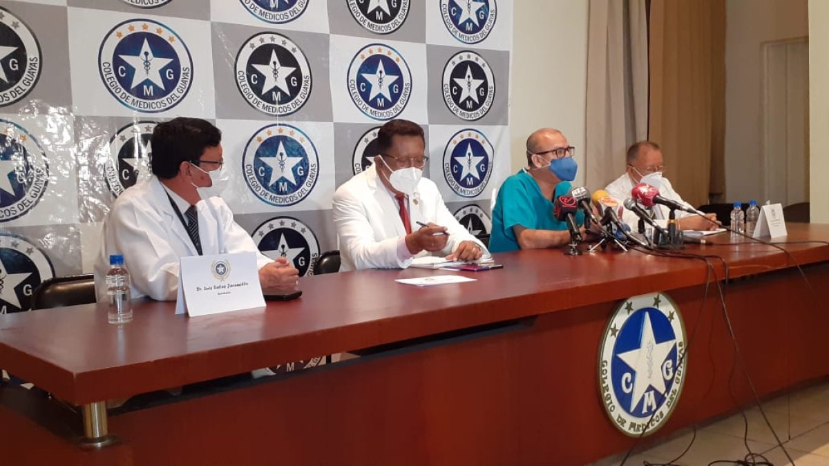 Este lunes, los directivos de la institución de galenos indicaron varias alternativas que podrían implementarse ante la COVID - 19.