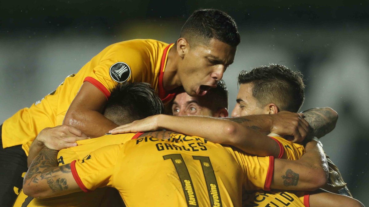 Barcelona firmó dos victoria en el arranque de la Copa Libertadores.