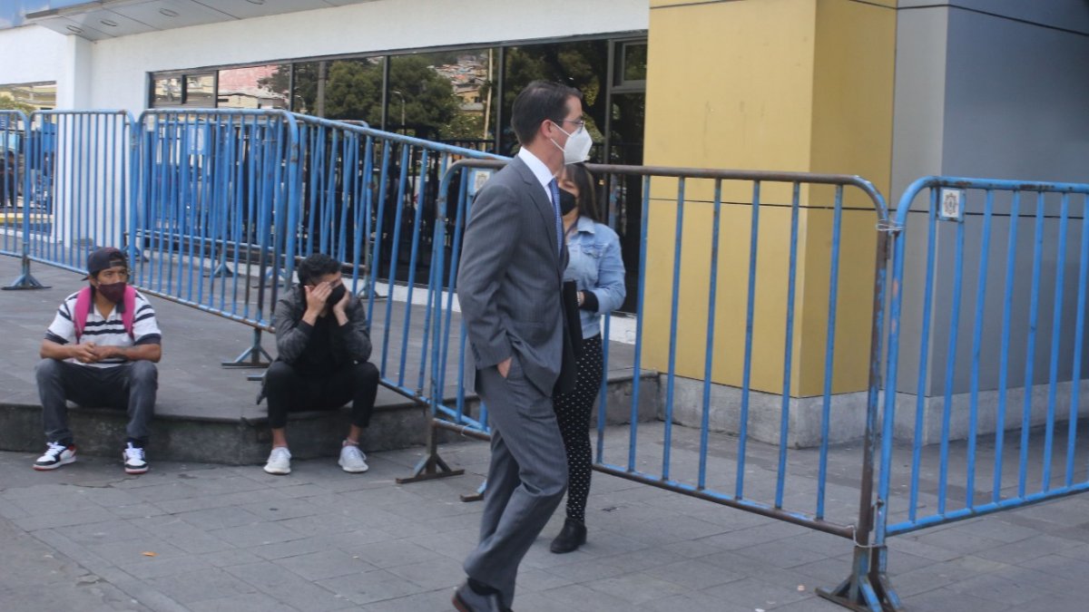 Defensa. Juan Pablo Ortiz defiende a Natalia Cárdenas, una de nueve procesados por delincuencia organizada.