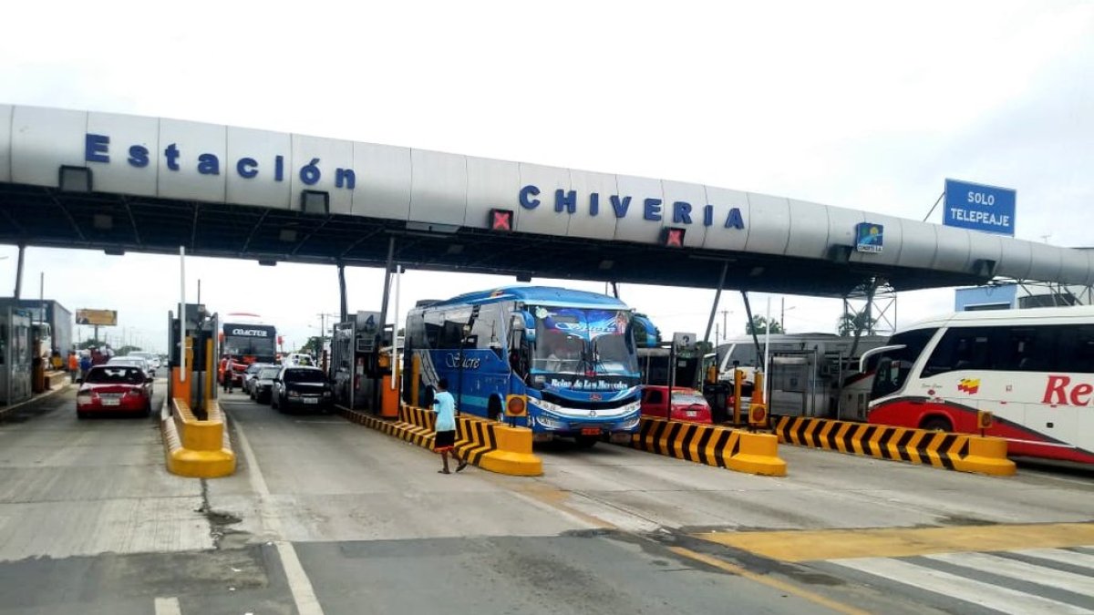 Los contratos de concesión vial entre la Prefectura y las dos concesionarias se firmaron en 1998.