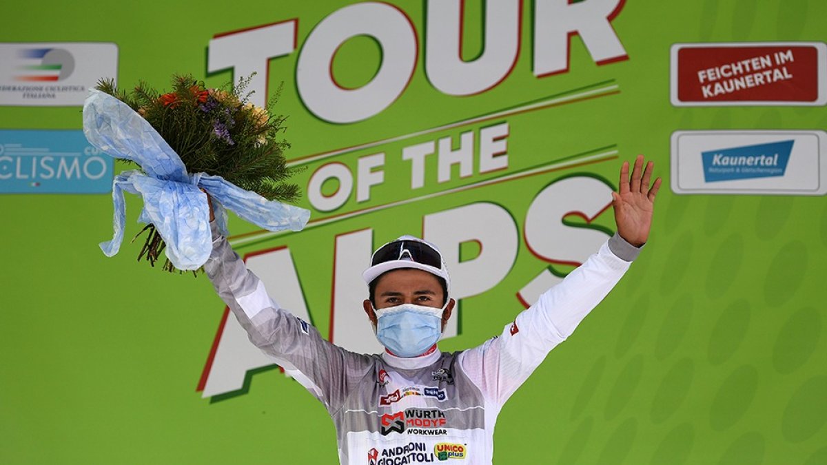 Cepeda brilló este jueves en la etapa 4 del Tour de los Alpes tras mantener el maillot blanco de los jóvenes (tiene 22 años) al cerrar quinto en la cuarta etapa y 4° en la general.