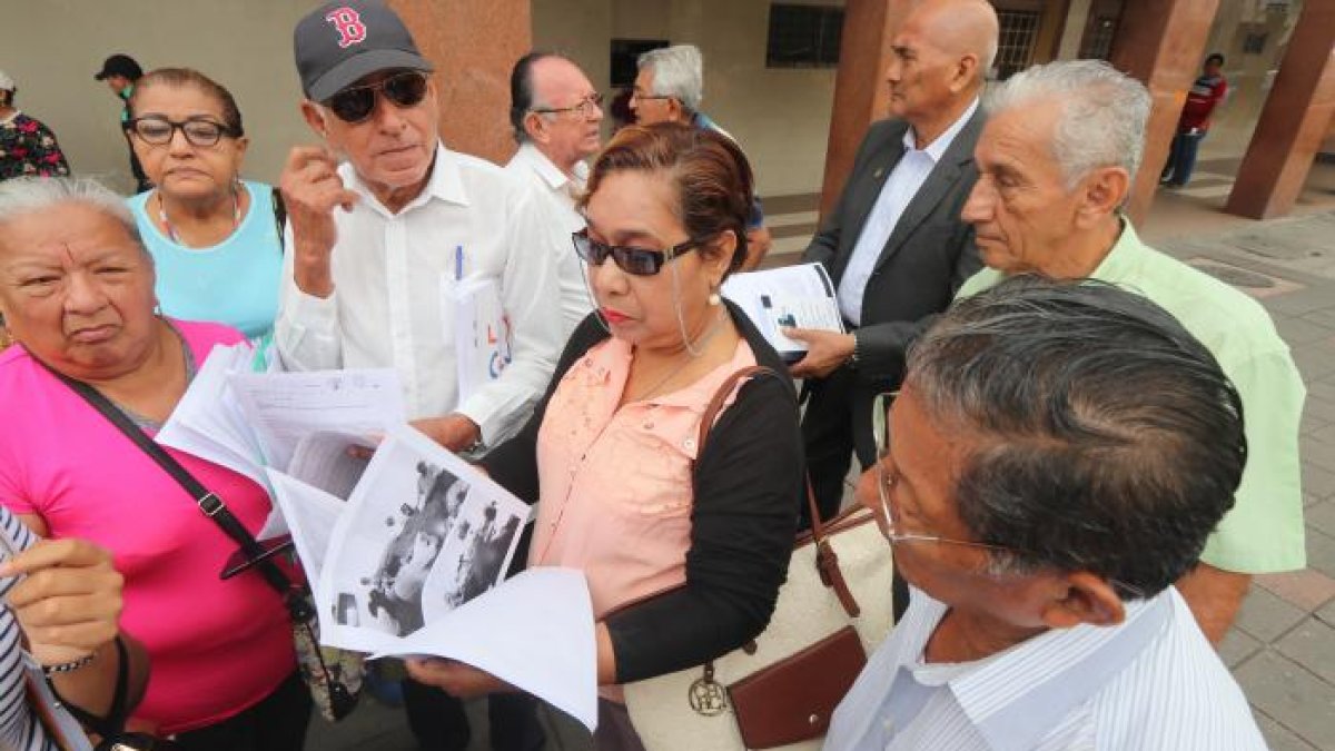 Jubilados de la Costa protestaban por el pago de sus pensiones en 2020.