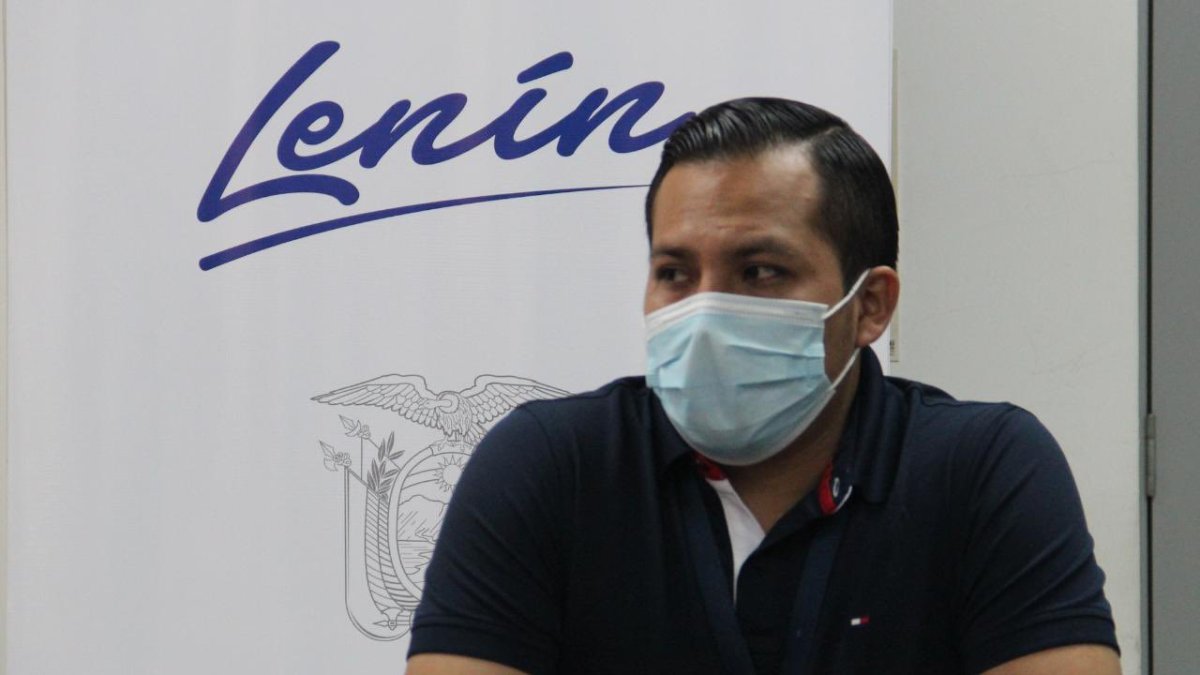 Jhonatan Guacho, coordinador zonal 8 de Salud, en un evento pasado.