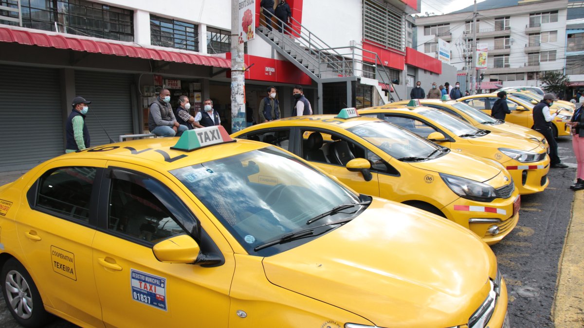 Hay más de 8.000 taxis regularizados en la capital. El gremio señala que no se cumplió con lo prometido por la Mesa de Movilidad.